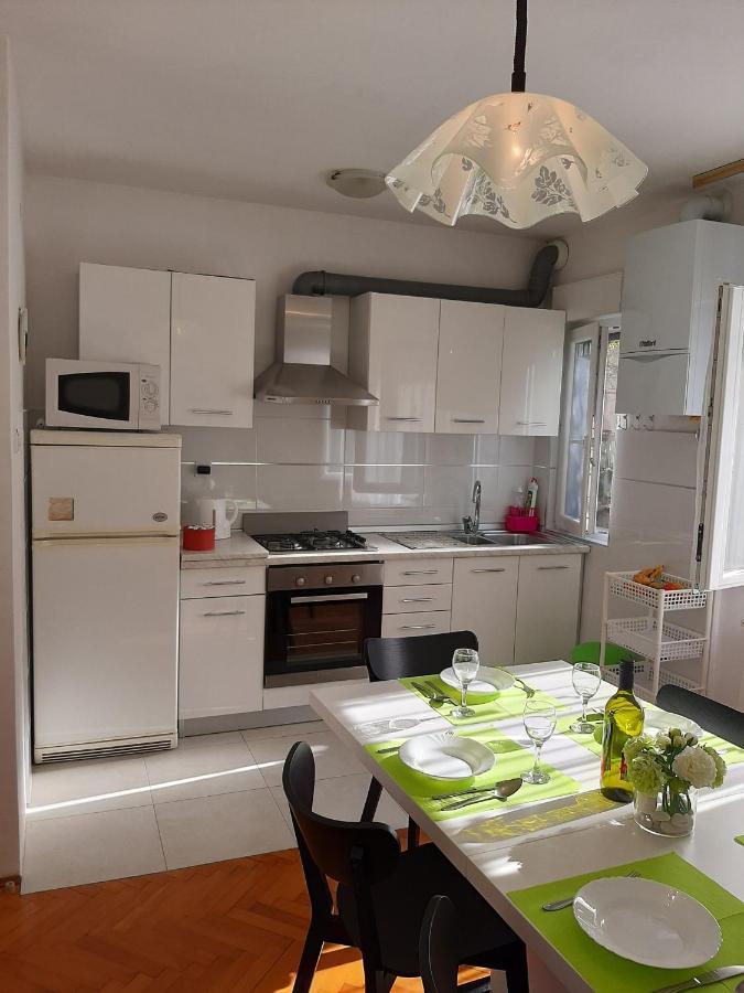 Apartments Viktorija Пула Екстериор снимка