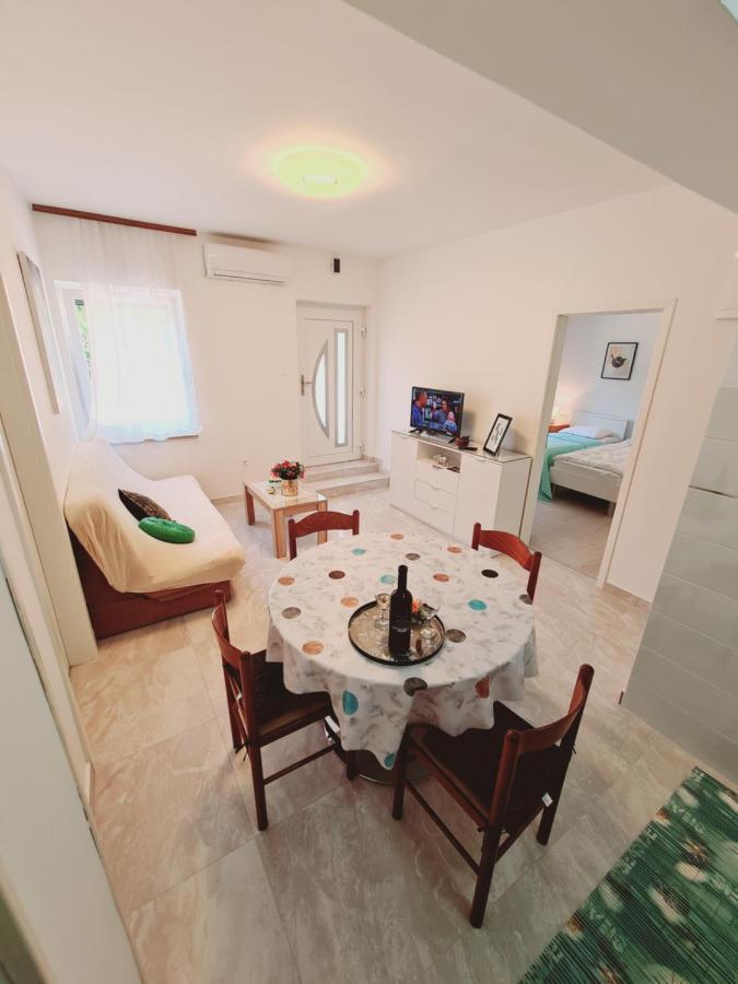 Apartments Viktorija Пула Екстериор снимка