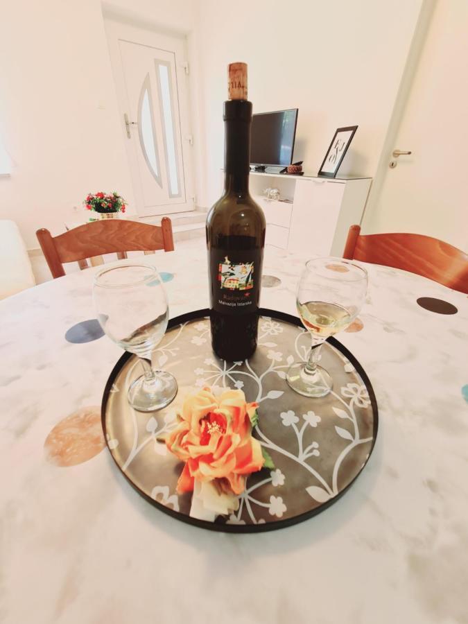 Apartments Viktorija Пула Екстериор снимка