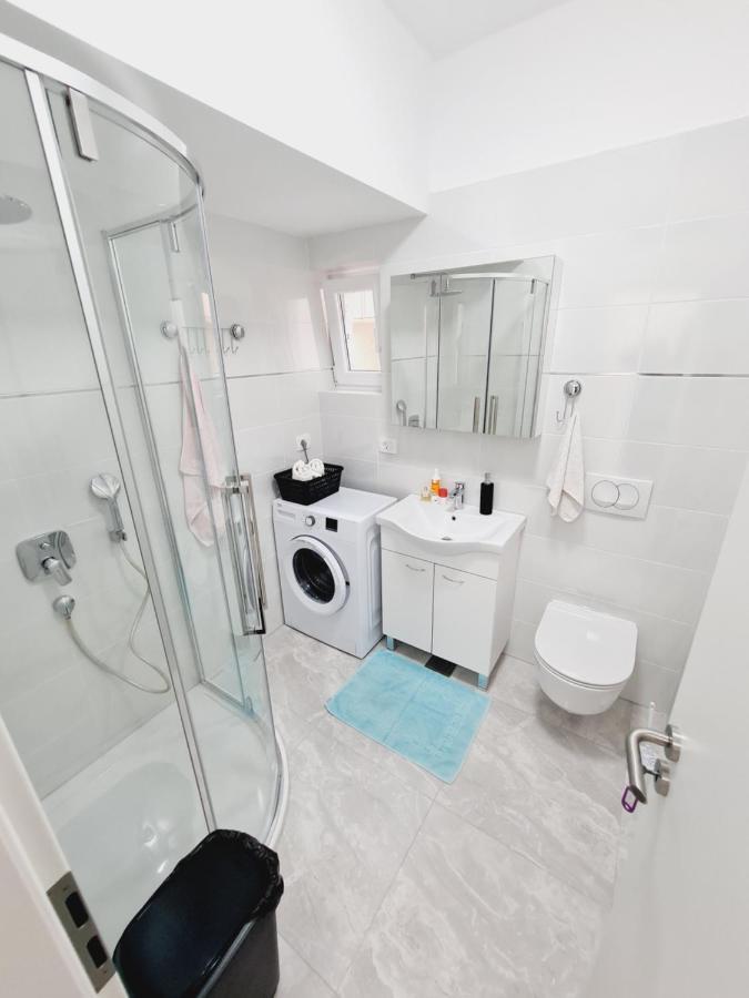 Apartments Viktorija Пула Екстериор снимка