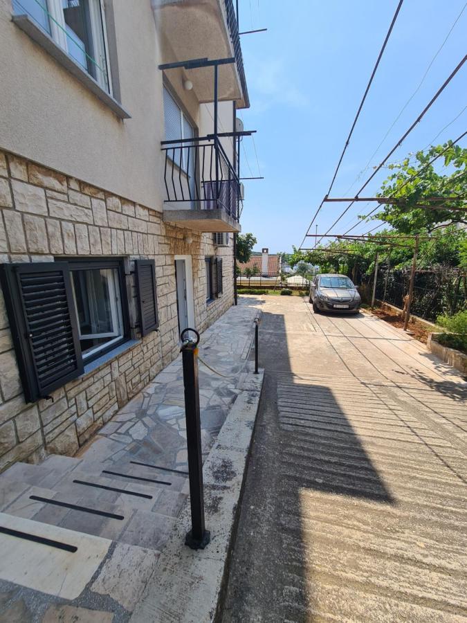Apartments Viktorija Пула Екстериор снимка